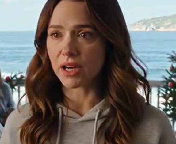 Moja mama ogłosiła w Święto Dziękczynienia, że ​​będę opiekować się piątką dzieci przez święta, bo, jak to ujęła: „I tak nie masz prawdziwego życia, więc jakoś to wyszło”. Nie miała pojęcia, że ​​zaoszczędziłam już 2340 dolarów na pierwszą prawdziwą podróż od 11 lat, zarezerwowałam lot na Outer Banks i po cichu doszłam do punktu, w którym cztery święta Bożego Narodzenia spędzone na nieodpłatnej opiece nad dziećmi, rachunek za pilną opiekę w wysokości 180 dolarów, którego nikt nigdy nie zwrócił, i jedna ciotka, która czytała wszystkie zimne wiadomości na naszym czacie rodzinnym, miały się ze sobą zetknąć podczas wideorozmowy w Boże Narodzenie…