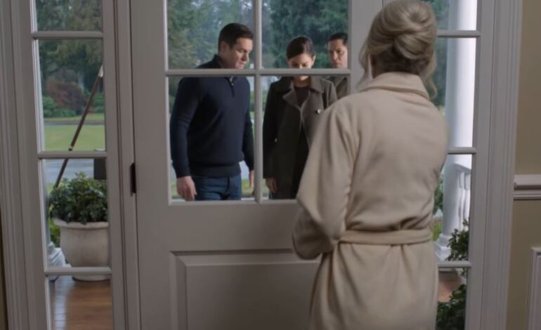 Às 5 da manhã, alguém começou a bater-me à porta. Tinha trocado todas as fechaduras. Ouvi então o meu filho, a minha nora e um estranho à porta da minha casa. “Vou entrar de qualquer maneira”,