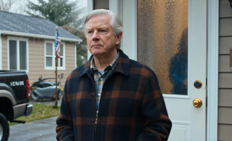 Uma semana depois de me ter mudado para a casa, o antigo proprietário ligou a dizer que se tinha esquecido de uma câmara na sala de estar, e o que vi nessa noite fez-me perceber que a minha filha estava a sorrir na minha cozinha enquanto planeava um futuro que não me incluía.