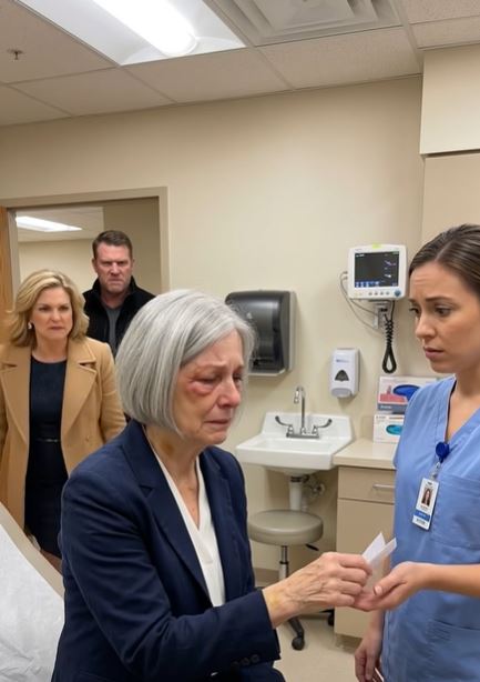 Quando o médico perguntou sobre os meus hematomas, a minha filha disse: “Ela é desastrada e cai muito”. Fiquei em silêncio, mas quando a enfermeira entrou sozinha, entreguei-lhe um pequeno bilhete dobrado… O bilhete tinha o número de telefone da minha advogada. Ela não fazia ideia do que estava para vir…