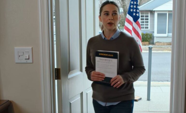 A mãe ligou: “Vamos para a Grécia amanhã. A casa do lago e o teu carro foram vendidos. Adeus.” Eu respondi: “Esqueceu-se de algo.” Ela perguntou: “O quê?” Eu ri-me, porque aquela casa… nunca foi realmente deles.