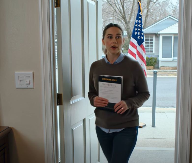 A mãe ligou: “Vamos para a Grécia amanhã. A casa do lago e o teu carro foram vendidos. Adeus.” Eu respondi: “Esqueceu-se de algo.” Ela perguntou: “O quê?” Eu ri-me, porque aquela casa… nunca foi realmente deles.