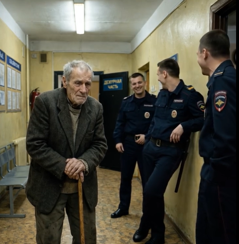 Na komisariacie policji wyśmiano 80-letniego mężczyznę i nawet nie przyjęto jego skargi, ale policjanci nie mieli pojęcia, kim naprawdę jest ten człowiek i co się stanie, gdy wejdzie komendant komisariatu.
