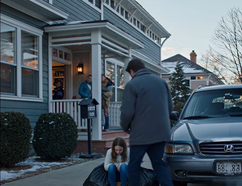 Kiedy moi rodzice wydziedziczyli mnie w wieku 13 lat, mój bogaty wujek mnie przyjął. 15 lat później mama przyszła na odczyt testamentu, spodziewając się milionów… dopóki jej nie uciszyłem. PRAWNIK PRZYBYŁ W PRZERAŻENIU