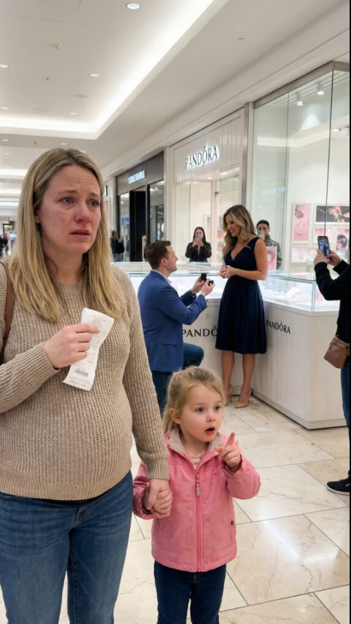 Jedną ręką obejmowałam ciążowy brzuch, drugą ściskałam palce córki, gdy centrum handlowe wirowało wokół nas. Pociągnęła mnie za rękaw i wyszeptała: „Mamo… to tata”. Spojrzałam w górę – i moje serce uderzyło o marmurową podłogę. Śmiał się, trzymając zaborczo talię nieznajomego. Usłyszałam, jak mruczy: „Spokojnie. Moja żona nigdy by tu nie przyszła”. Przełknęłam ślinę, gniotąc paragon w dłoni – imię i nazwisko właściciela wydrukowane pogrubioną czcionką. Moje. A on nie miał pojęcia, do czyjego królestwa właśnie wszedł.