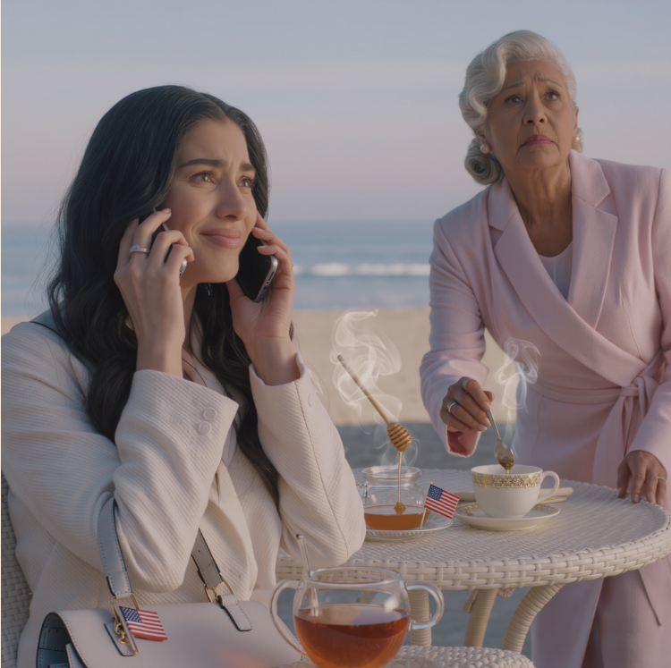 Moja siostra dzwoniła z płaczem: „Mama umarła wczoraj w nocy. Pogrzeb w piątek. Zostawiła mi wszystko, a ty nic”. Uśmiechnęłam się. Bo mama stała tuż obok mnie… żywa… i już sięgała po telefon, żeby pokazać, co moja siostra próbuje zrobić.