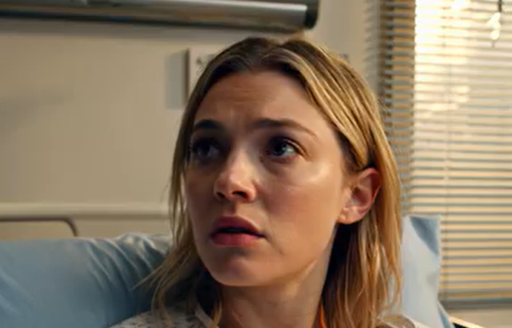 Kiedy leżałam w szpitalu ze złamaną nogą po wypadku samochodowym, mój chłopak wrzucił na bloga zdjęcia z imprezy ze swoją byłą, podpisane: „Wreszcie wolna od tej żądnej dramatu królowej i jej ciągłych żądań!”. Byliśmy razem cztery lata. Nie skomentowałam. Dziś rano mój telefon nie przestawał wibrować od rozpaczliwych wiadomości i błagań jego matki, żebym się jeszcze raz zastanowiła.