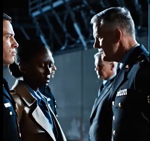 Rasistowscy policjanci zakuli w kajdanki czarnoskórą generał, jej telefon do Pentagonu zniszczył ich kariery