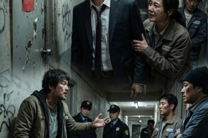 „Wlałem w tę firmę 5 miliardów dolarów, żeby dać pracownikom godność, godziwe płace i godne życie. Ale kiedy wróciłem, zastałem połamane ciała, skradzione czeki i mężczyzn w garniturach, którzy nazywali to „efektywnością”. Jeden z pracowników złapał mnie za ramię i wyszeptał: „Sprzedali nas”. Wtedy zobaczyłem prawdę – moje pieniądze stały się ich bronią. A to, co odkryłem później, było jeszcze gorsze…”