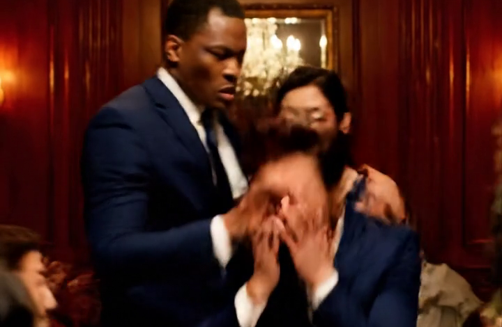 Jen chvilku… – Při jídle k 10. výročí svatby jsem vešel do restaurace