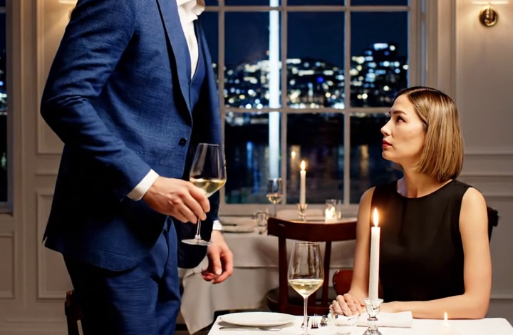 Připil na svou „budoucí manželku“ na našem 15. výročí. Příští týden skončil jeho stoletý rodinný podnik v mých rukou. ZKONTROLUJTE PODPISY