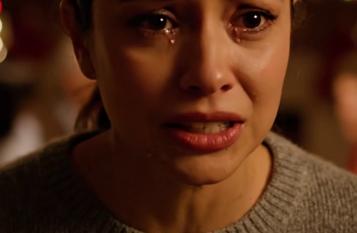 Táta mě na Den díkůvzdání potrestal vězením před třiceti příbuznými a všichni se smáli – ale druhý den ráno se u jeho dveří objevil náš rodinný právník a položil mu otázku, která ztichla v celém domě