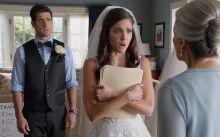 “Dois dias antes do meu casamento, a minha sogra despejou quinze caixas na minha sala de estar.” Ela sorriu como se fosse a dona do lugar. Eu congelei. Então ela abriu os meus armários da cozinha e chamou aquilo de “ajuda”. Quando Liam entrou, hesitou. Isso doeu ainda mais. Uma hora depois, as mentiras dela espalharam-se pelo meu chão. Dei-lhe um prazo. Escolha com cuidado. Ou então… Ele respirou fundo. “A casa dela foi vendida. Ela não tem para onde ir agora.”