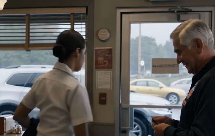 “‘Eu paguei a refeição, senhor. Só isso.’ Duas semanas depois de um oficial da Marinha ter discretamente pago o jantar de um senhor idoso desconhecido numa cafetaria em Norfolk e de ter saído antes