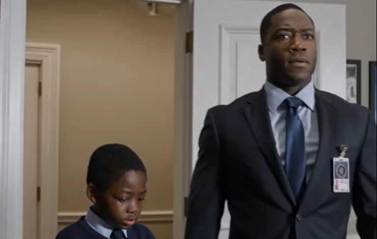 Nauczyciel wyśmiewa czarnoskórego chłopca, który mówi, że jego tata pracuje w Pentagonie — a potem jego tata wchodzi do pokoju