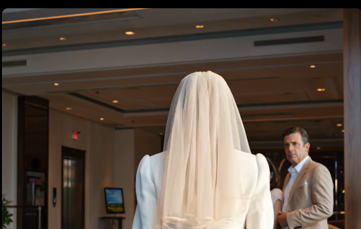 Mój mąż pojechał do Miami do pracy na 40 dni. Pojechałam zrobić mu niespodziankę i kiedy dotarłam do hotelu, zastałam go obejmującego swoją ukochaną. Podeszłam, powiedziałam jedno zdanie, a on zbladł i poszedł za mną.