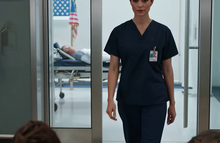 Moje sestra řekla rodičům, že jsem odešel z medicíny, což byla lež, kvůli které jsem byl na 5 let vyřazen ze studia, nezúčastnili se mé promoce v rezidenturu ani mé svatby, minulý měsíc byla moje sestra převezena na pohotovost, a když vešel její ošetřující lékař, moje máma chytila tátu za paži tak silně, že mu zůstaly modřiny.