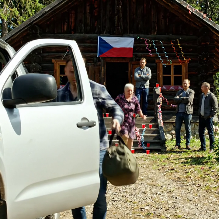 At 30, Hugo Finally Bought a Montana Cabin After Years of Being Treated Like the Family Helper—Then His Mother Called and Said, “There Was a Fire at Your Cabin,” Before He Found Twenty Relatives, a Broken Lock, and One Banner That Proved They Had Never Seen Him as the Owner or as a Man Worth Asking First in His Own Life