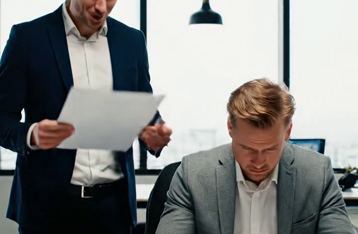 Část 2: Staré ženě se slzy zastavily v okamžiku, kdy si přečetla druhý vzkaz.